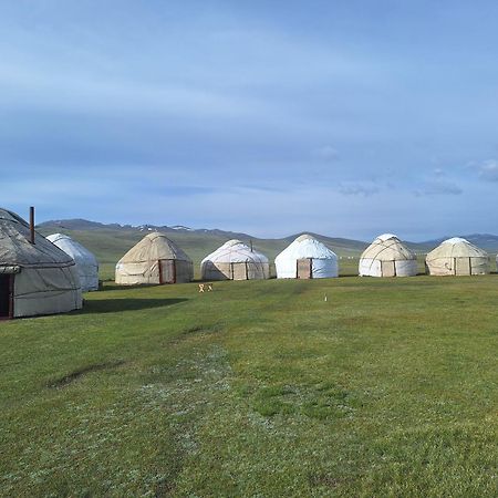 Zalkar Yurt Camp Hotel Song-Kul Exterior photo