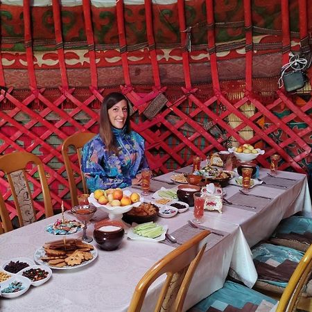 Zalkar Yurt Camp Hotel Song-Kul Exterior photo