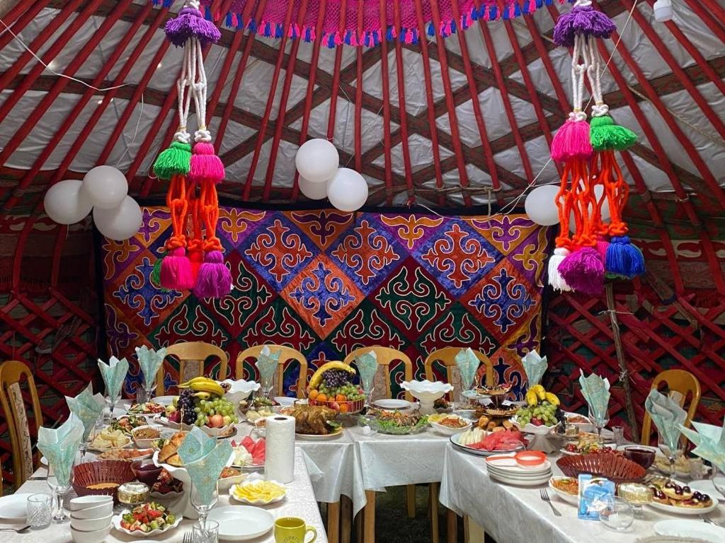 Zalkar Yurt Camp Hotel Song-Kul Exterior photo
