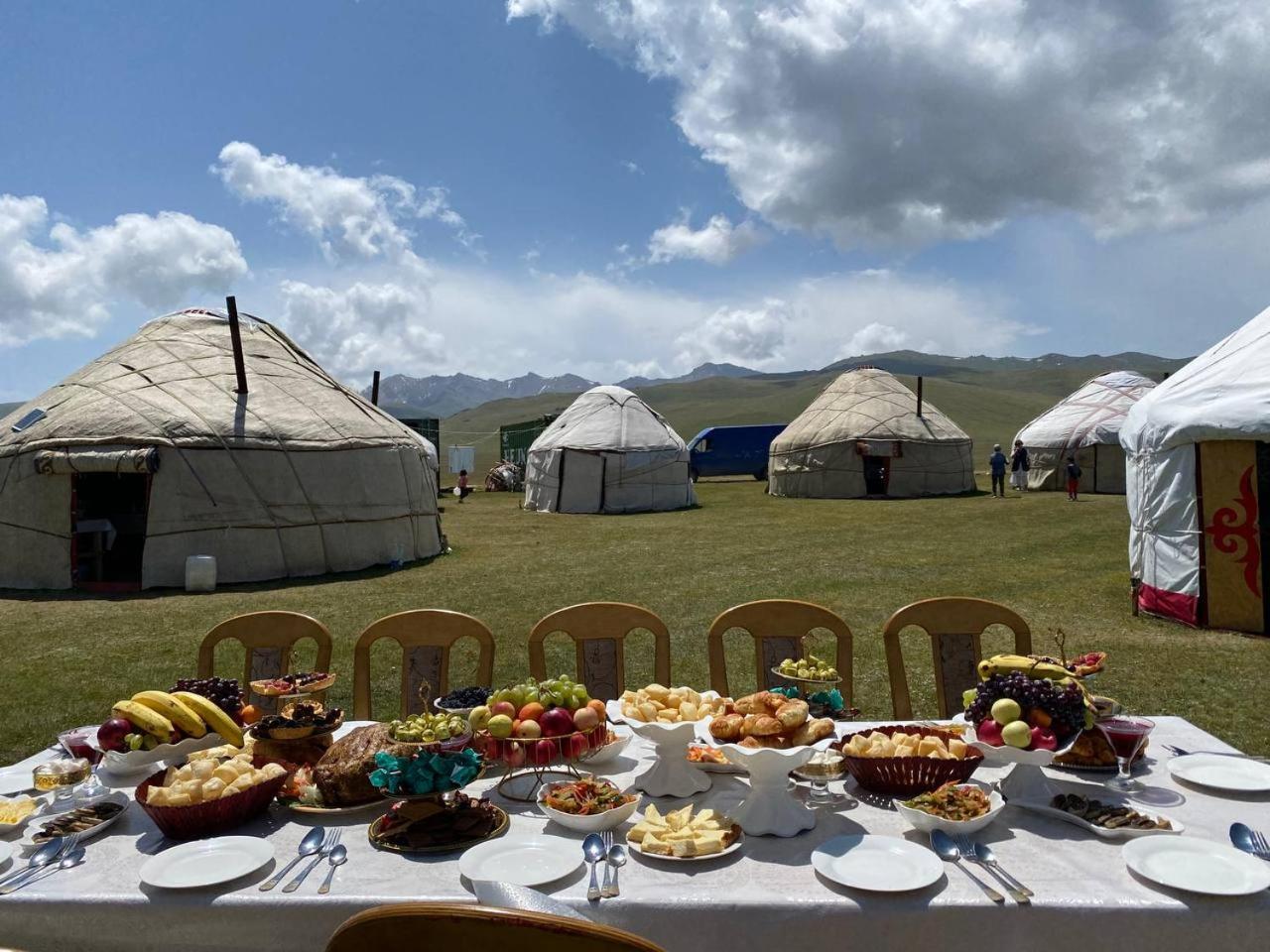 Zalkar Yurt Camp Hotel Song-Kul Exterior photo