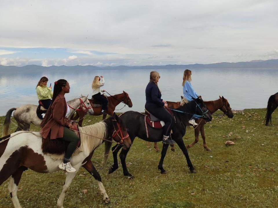 Zalkar Yurt Camp Hotel Song-Kul Exterior photo