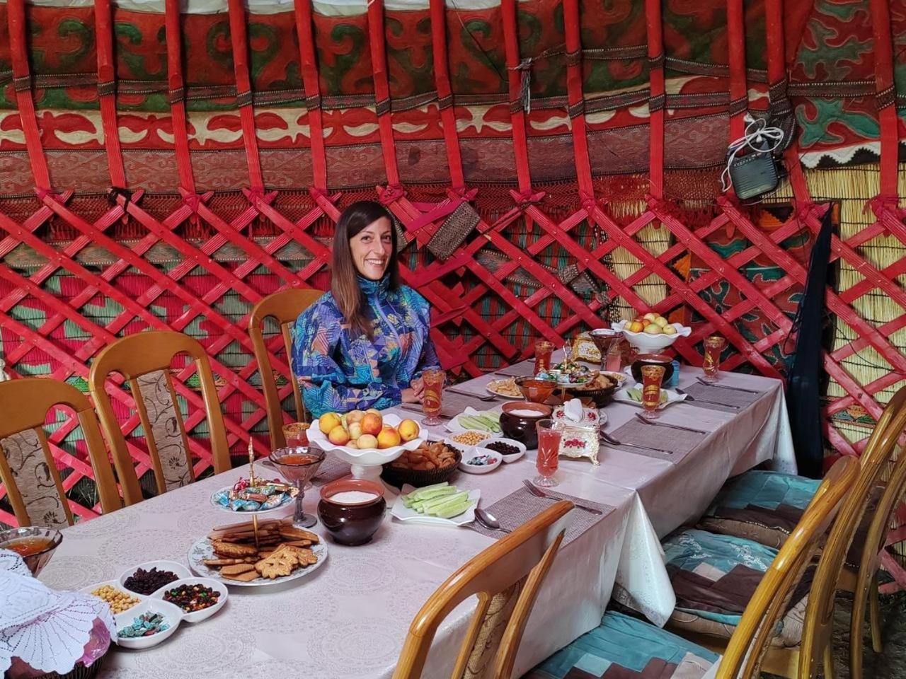 Zalkar Yurt Camp Hotel Song-Kul Exterior photo
